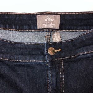 Like new women’s Chico’s slimming jeans